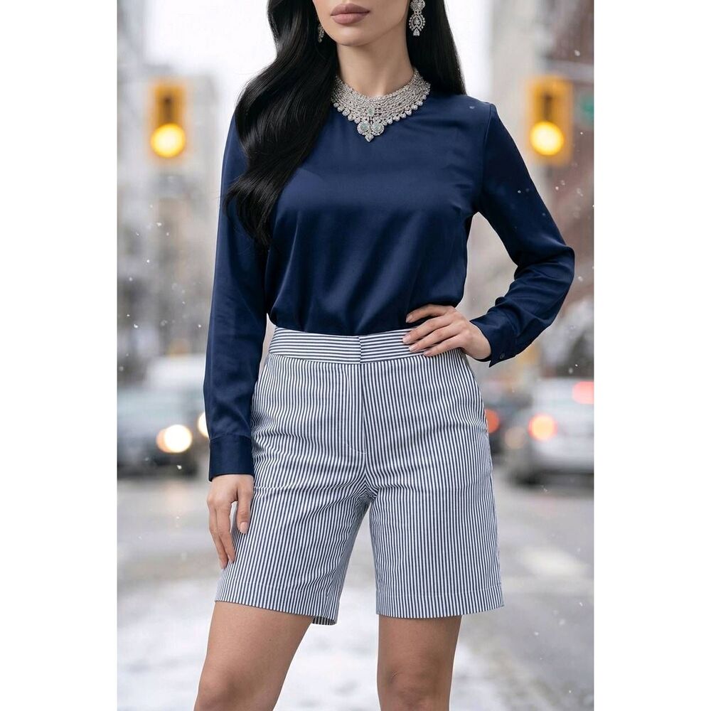 🔹️Jones New York Blue & White Seersucker Shorts Size 16